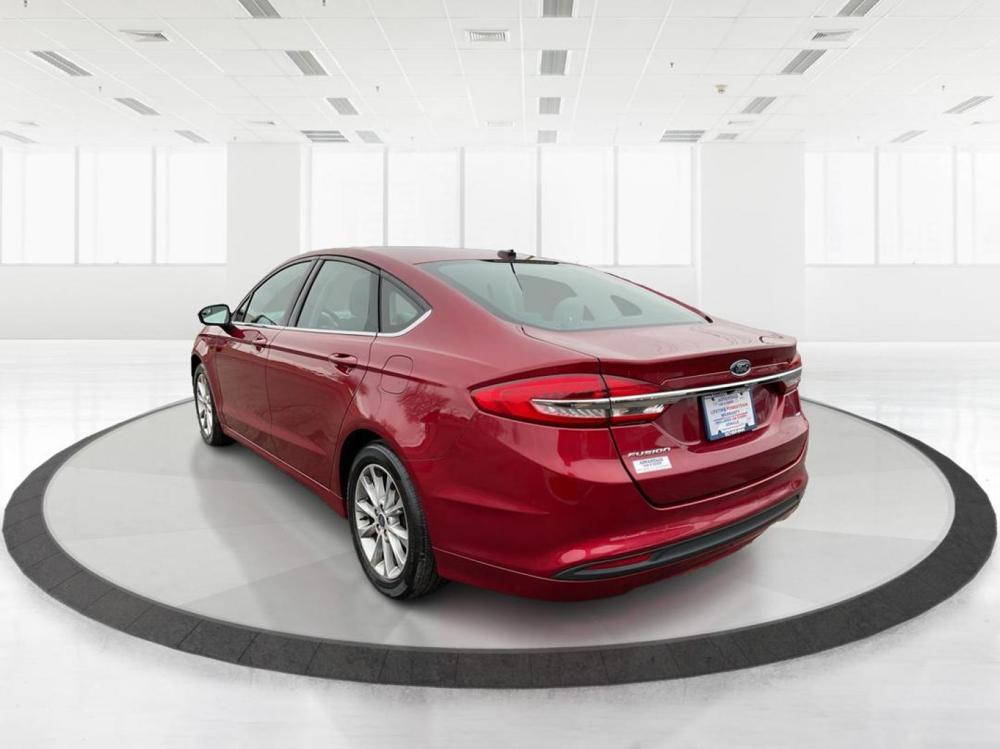 2017 Ford Fusion SE (3FA6P0H7XHR) with an Other engine, located at 4508 South Dixie Dr, Moraine, OH, 45439, (937) 908-9800, 39.689976, -84.218452 - Photo#4