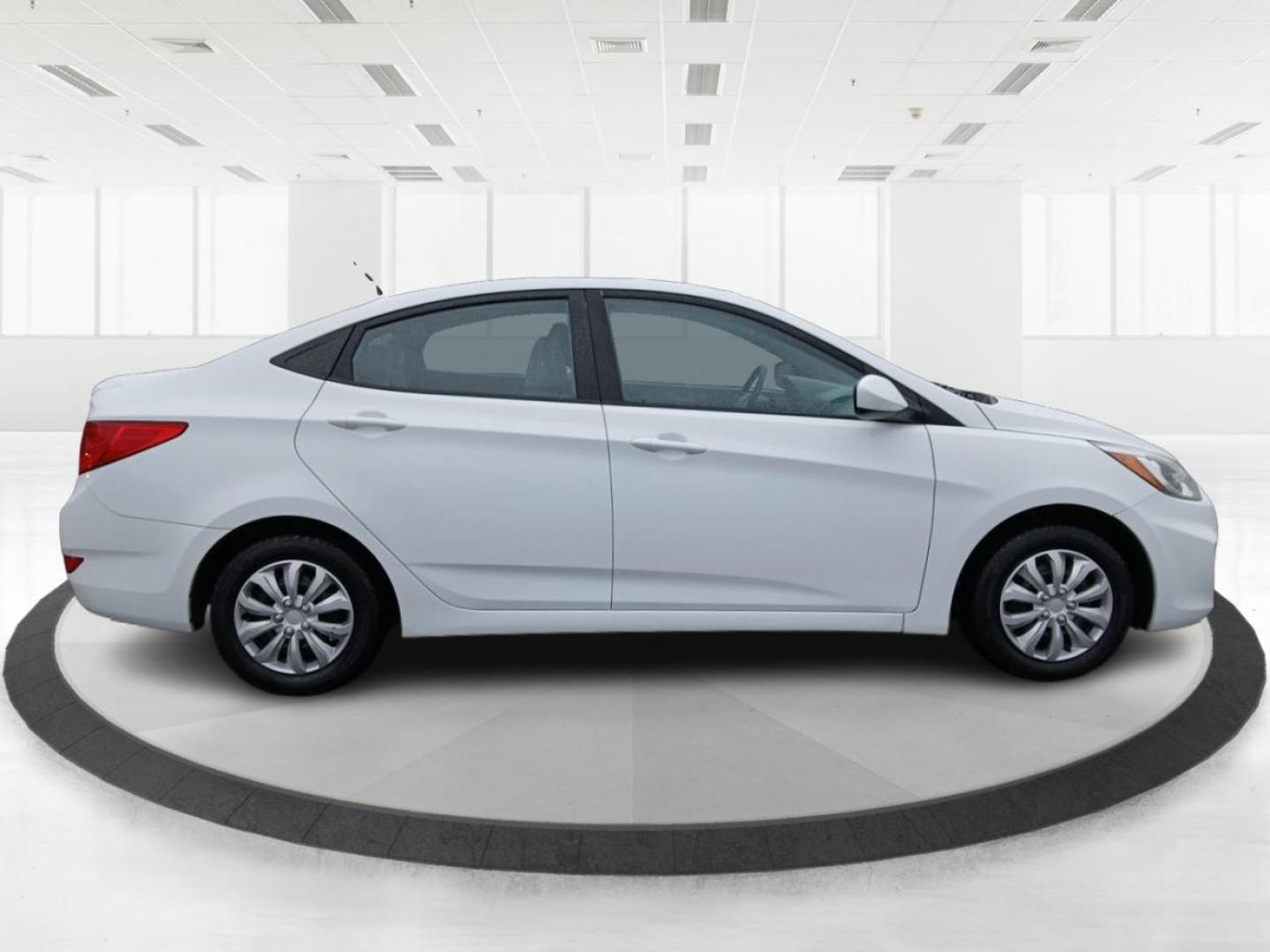 2017 Hyundai Accent SE 4-Door 6A (KMHCT4AE4HU) with an 1.6L L4 DOHC 16V engine, 6-Speed Automatic transmission, located at 401 Woodman Dr, Riverside, OH, 45431, (937) 908-9800, 39.760899, -84.123421 - 2017 Hyundai Accent SE 4-Door 6A - Photo#1