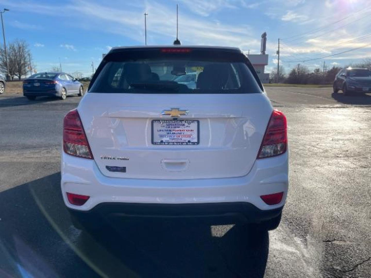 2018 Summit White Chevrolet Trax LS AWD (KL7CJNSB5JB) with an 1.4L L4 DOHC 16V engine, 6-Speed Automatic transmission, located at 1184 Kauffman Ave, Fairborn, OH, 45324, (937) 908-9800, 39.807072, -84.030914 - Photo#5