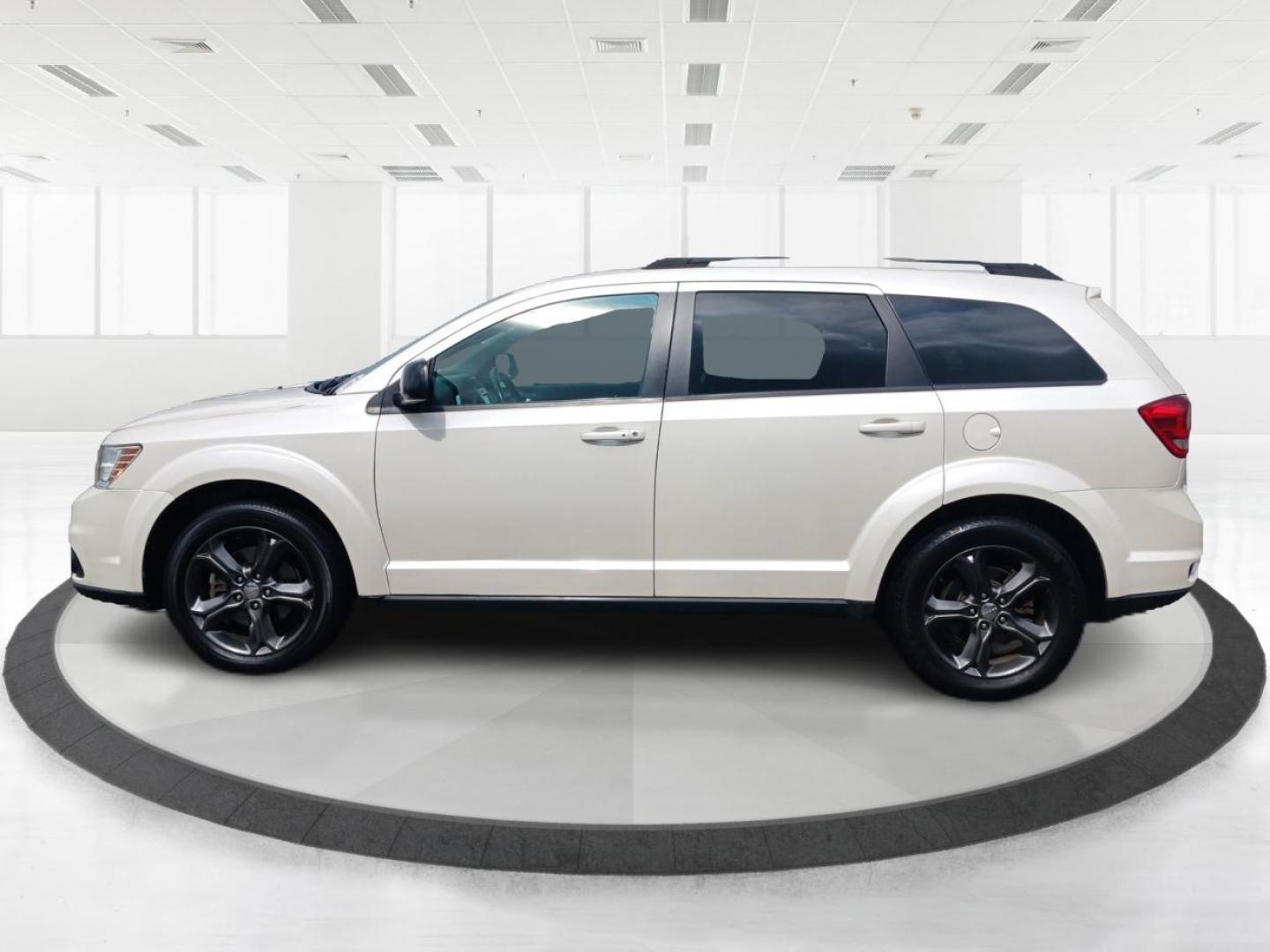 2018 Dodge Journey GT (3C4PDCEG1JT) with an 3.6L V6 DOHC 24V engine, 6-Speed Automatic transmission, located at 4508 South Dixie Dr, Moraine, OH, 45439, (937) 908-9800, 39.689976, -84.218452 - Photo#5