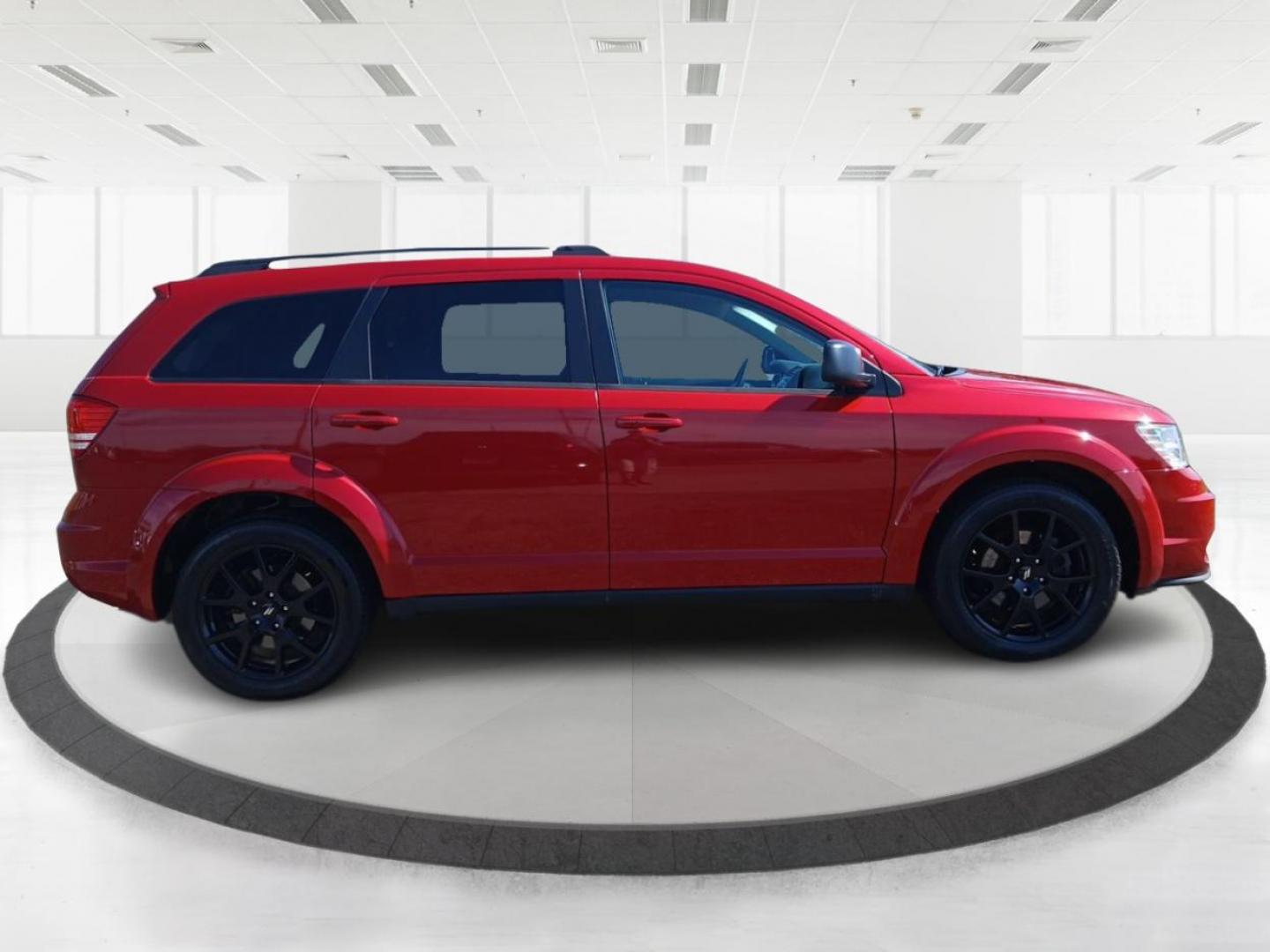 2018 Redline 2 Pearl Coat Dodge Journey SE (3C4PDCAB2JT) with an 2.4L L4 DOHC 16V engine, 4A transmission, located at 880 E. National Road, Vandalia, OH, 45377, (937) 908-9800, 39.891918, -84.183594 - Photo#1