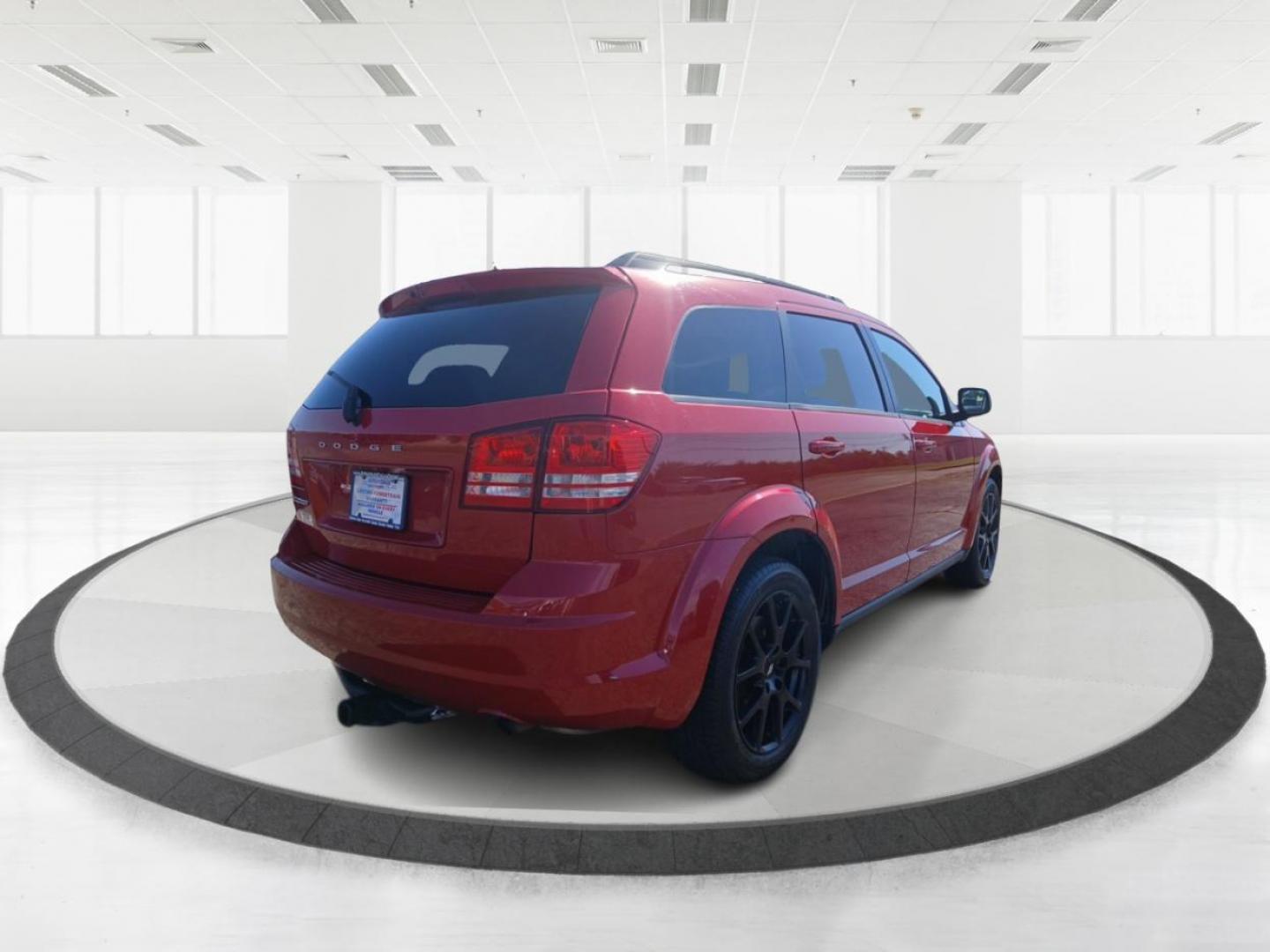 2018 Redline 2 Pearl Coat Dodge Journey SE (3C4PDCAB2JT) with an 2.4L L4 DOHC 16V engine, 4A transmission, located at 880 E. National Road, Vandalia, OH, 45377, (937) 908-9800, 39.891918, -84.183594 - Photo#2