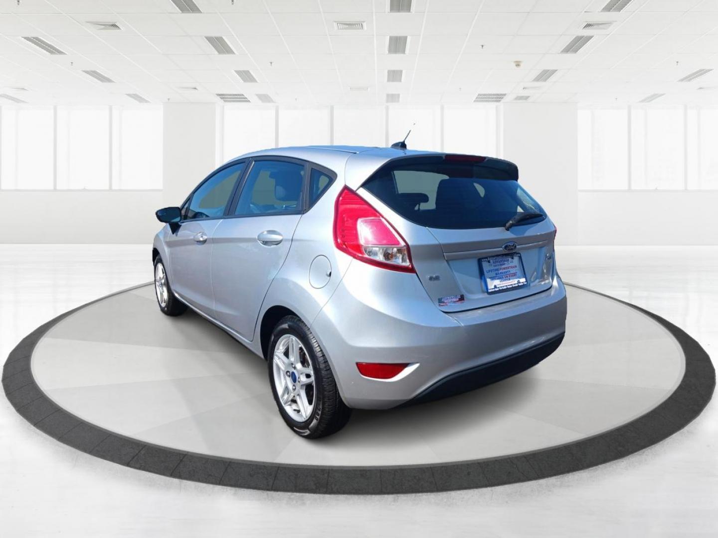 2018 Ingot Silver Metallic Ford Fiesta SE Hatchback (3FADP4EJ5JM) with an 1.6L L4 DOHC 16V engine, located at 1230 East Main St, Xenia, OH, 45385, (937) 908-9800, 39.688026, -83.910172 - Photo#4