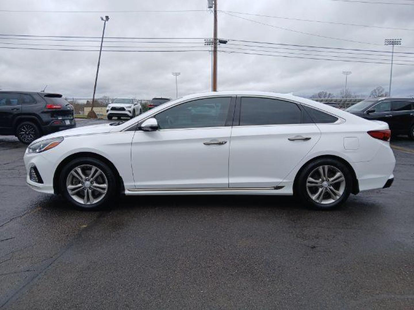 2018 Hyundai Sonata Sport (5NPE34AFXJH) with an 2.4L L4 DOHC 16V engine, 6-Speed Automatic transmission, located at 1951 S Dayton Lakeview Rd., New Carlisle, OH, 45344, (937) 908-9800, 39.890999, -84.050255 - 2018 Hyundai Sonata Sport - Photo#15