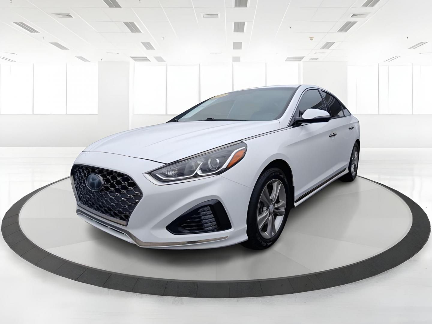 2018 Hyundai Sonata Sport (5NPE34AFXJH) with an 2.4L L4 DOHC 16V engine, 6-Speed Automatic transmission, located at 1951 S Dayton Lakeview Rd., New Carlisle, OH, 45344, (937) 908-9800, 39.890999, -84.050255 - 2018 Hyundai Sonata Sport - Photo#5