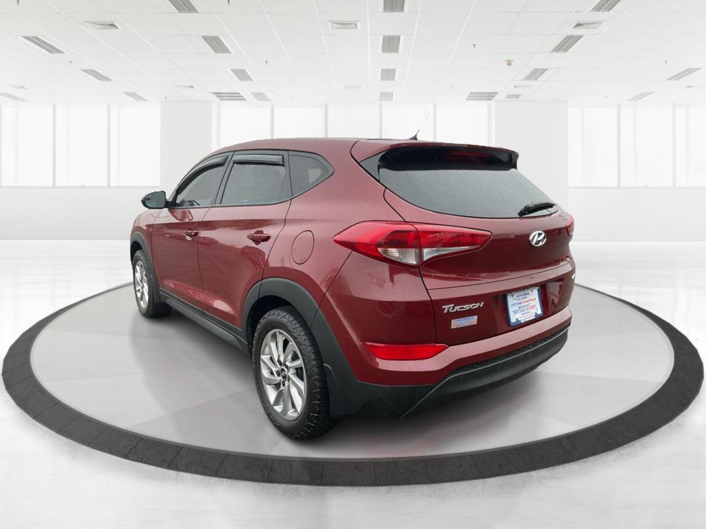 2018 Hyundai Tucson SE (KM8J2CA4XJU) with an Nu 2L I-4 gasoline direct injection engine, located at 1184 Kauffman Ave, Fairborn, OH, 45324, (937) 908-9800, 39.807072, -84.030914 - Photo#4