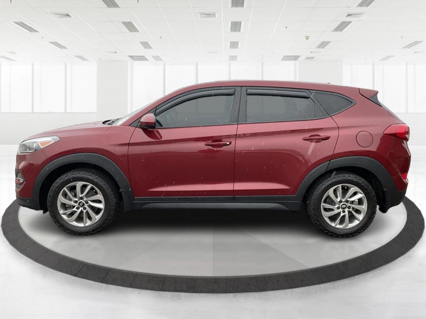 2018 Hyundai Tucson SE (KM8J2CA4XJU) with an Nu 2L I-4 gasoline direct injection engine, located at 1184 Kauffman Ave, Fairborn, OH, 45324, (937) 908-9800, 39.807072, -84.030914 - Photo#5