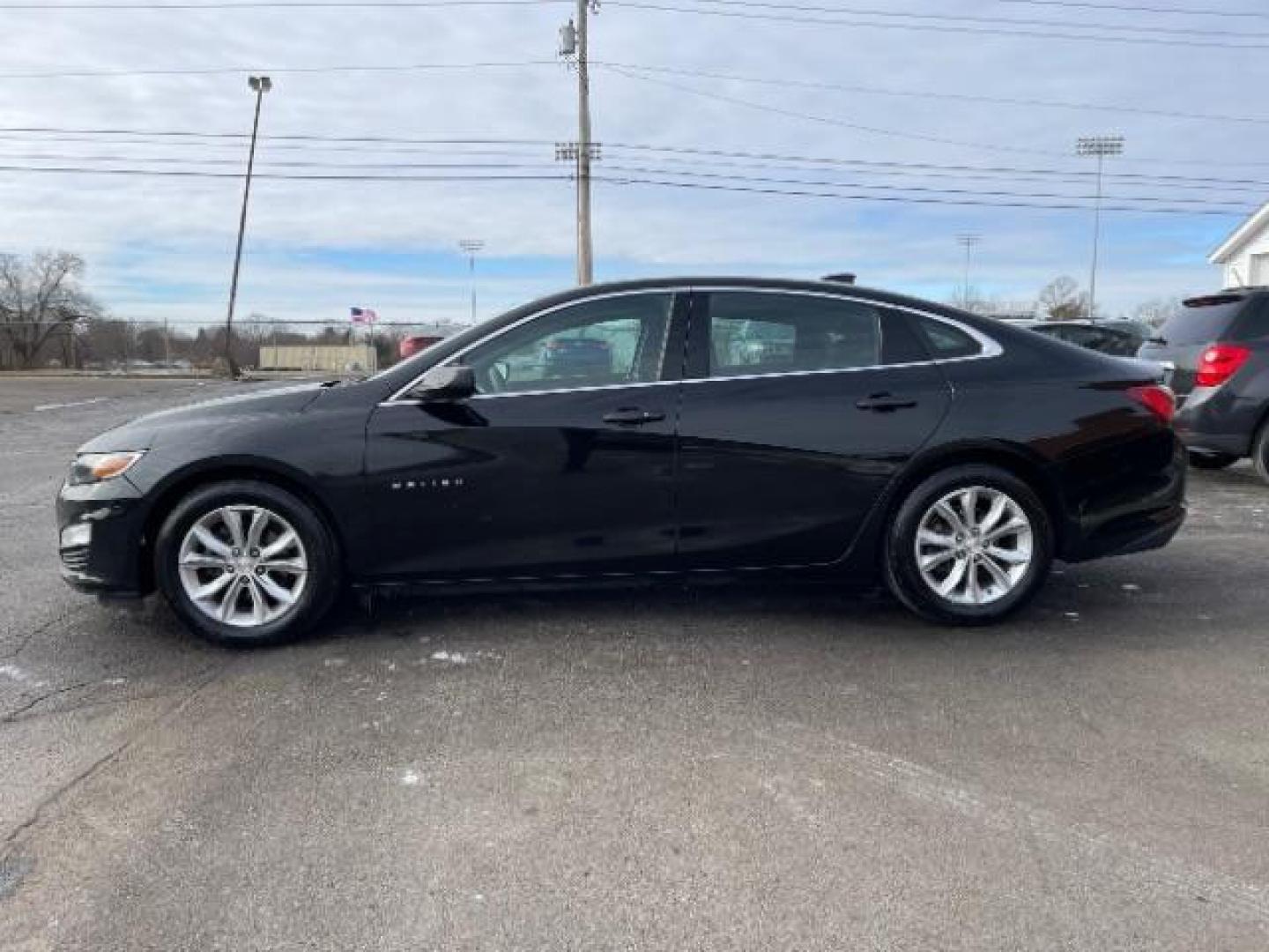 2019 Black Chevrolet Malibu LT (1G1ZD5ST4KF) with an 1.5L L4 DOHC 16V engine, 6-Speed Automatic transmission, located at 1184 Kauffman Ave, Fairborn, OH, 45324, (937) 908-9800, 39.807072, -84.030914 - Photo#2