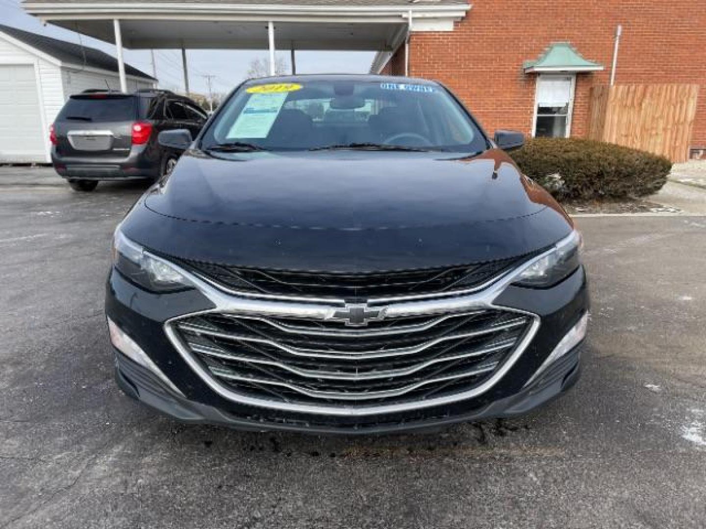 2019 Black Chevrolet Malibu LT (1G1ZD5ST4KF) with an 1.5L L4 DOHC 16V engine, 6-Speed Automatic transmission, located at 1184 Kauffman Ave, Fairborn, OH, 45324, (937) 908-9800, 39.807072, -84.030914 - Photo#5