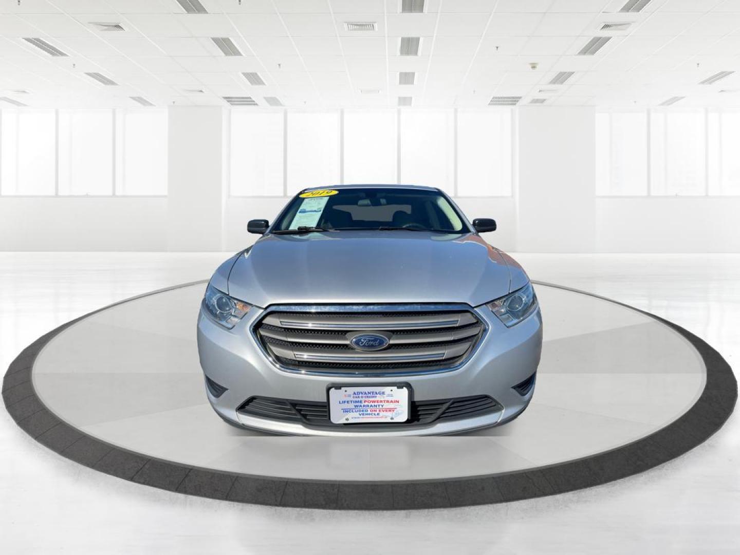 2019 Ingot Silver Metallic Ford Taurus SE FWD (1FAHP2D87KG) with an 3.5L V6 DOHC 24V engine, 6A transmission, located at 1184 Kauffman Ave, Fairborn, OH, 45324, (937) 908-9800, 39.807072, -84.030914 - Photo#6