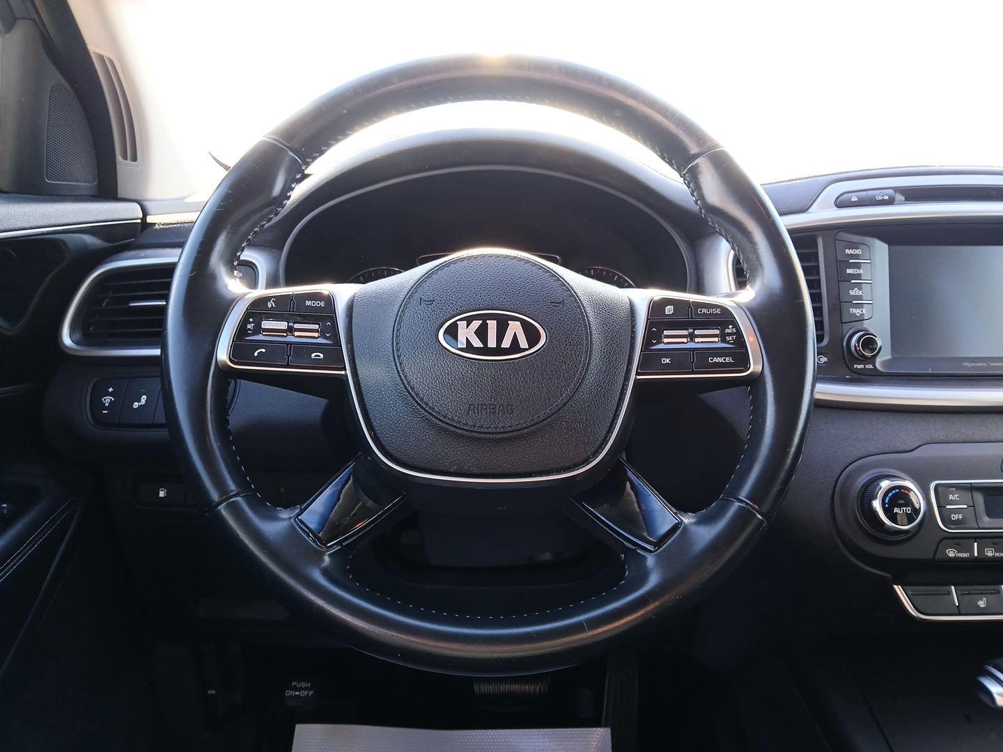 2019 Platinum Graphite Kia Sorento LX AWD (5XYPGDA30KG) with an 2.4L L4 DOHC 16V engine, 6A transmission, located at 880 E. National Road, Vandalia, OH, 45377, (937) 908-9800, 39.891918, -84.183594 - Photo#15