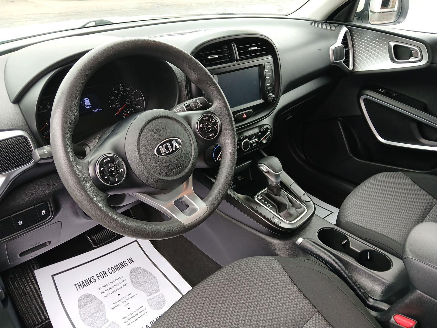 2020 Kia Soul LX CVT (KNDJ23AU1L7) with an 2.0L L4 DOHC 16V engine, Continuously Variable Transmission transmission, located at 880 E. National Road, Vandalia, OH, 45377, (937) 908-9800, 39.891918, -84.183594 - Photo#8